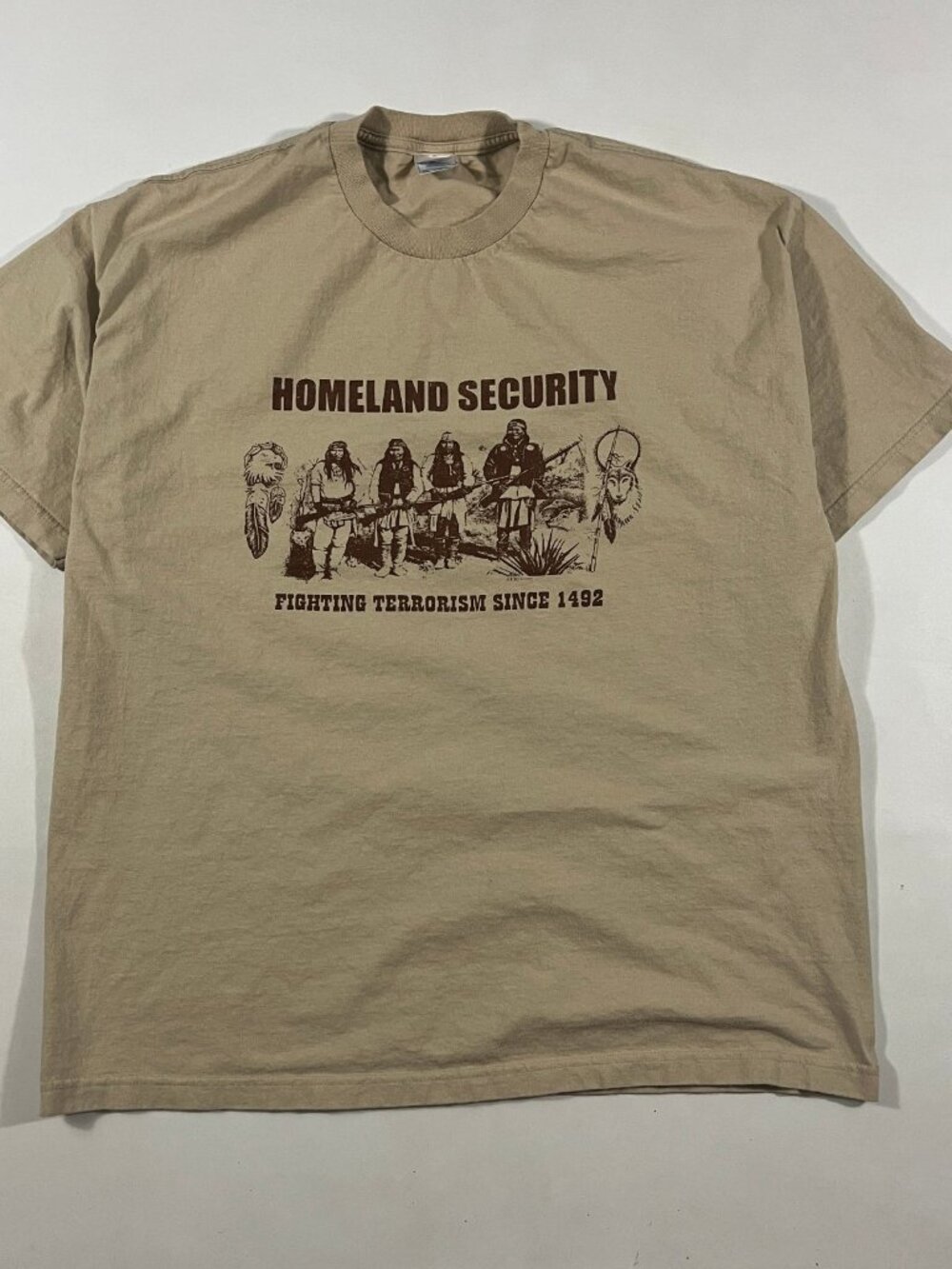 Vintage Homeland Security Geronimo Fighting Terrorism Since 1492 Tan Graphic Te…